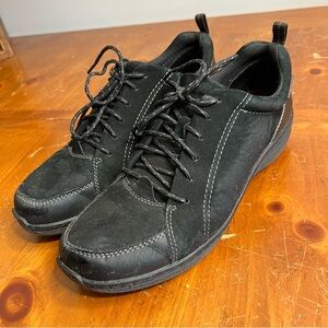 Black Aetrex lace up sneakers size 9